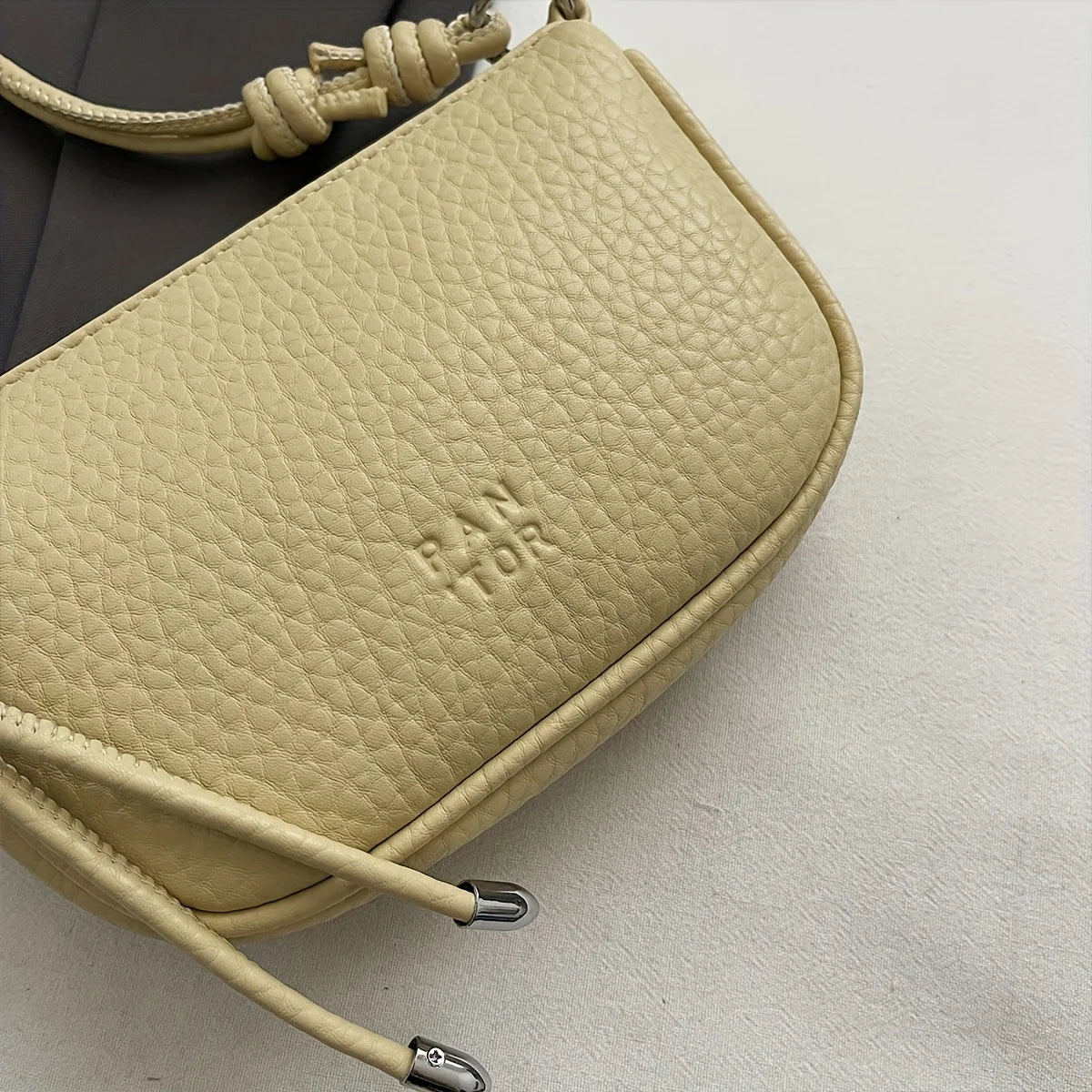 Ladies' Crossbody Bag Is Fashionable, Versatile, Solid Color, Exquisite Design, Daily Commuting, Casual Shoulder Bag