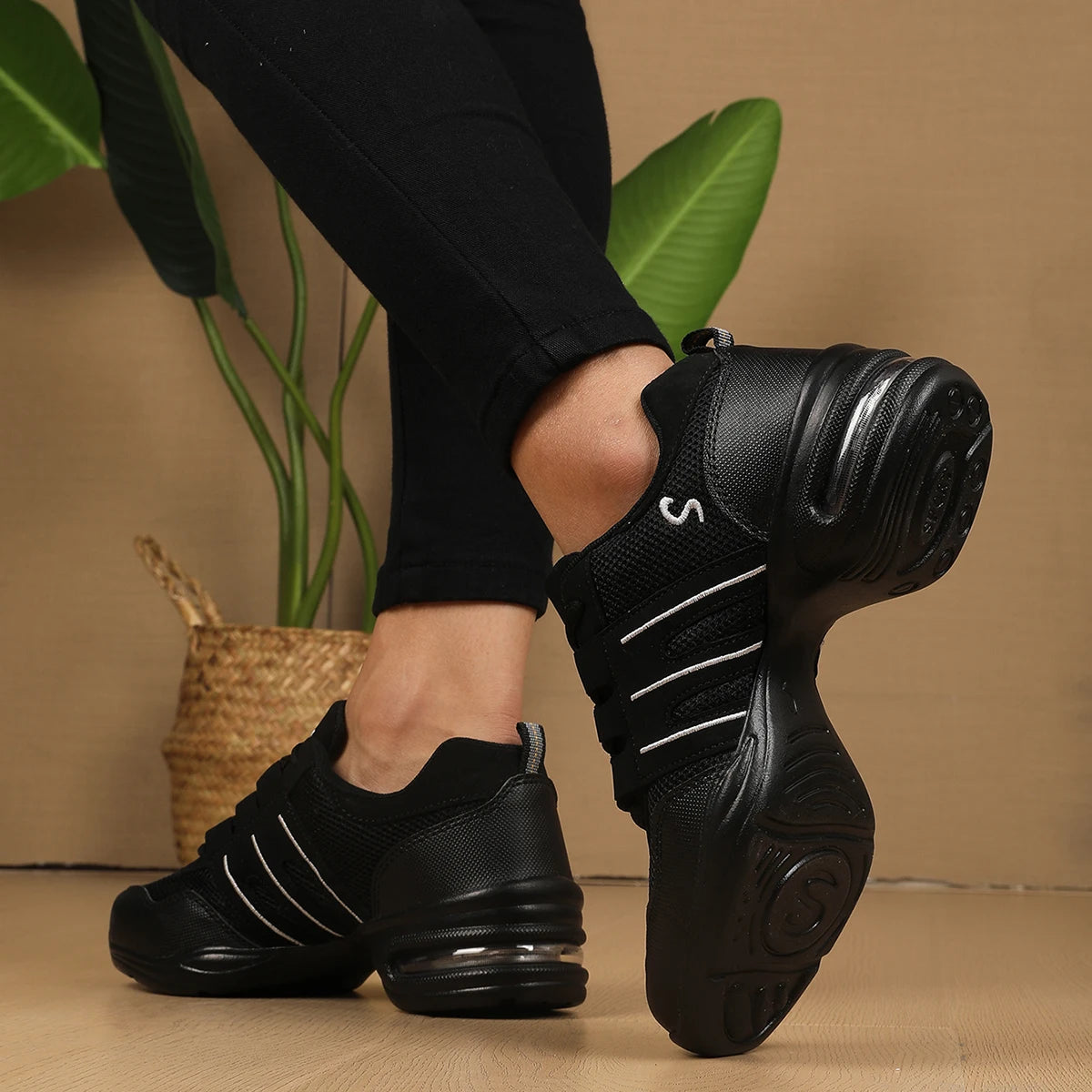 Sneakers Women Sports Shoes Soft Out Sole Breathable Dance Shoes Woman Practice Shoe Modern Dance Jazz Shoes for Women