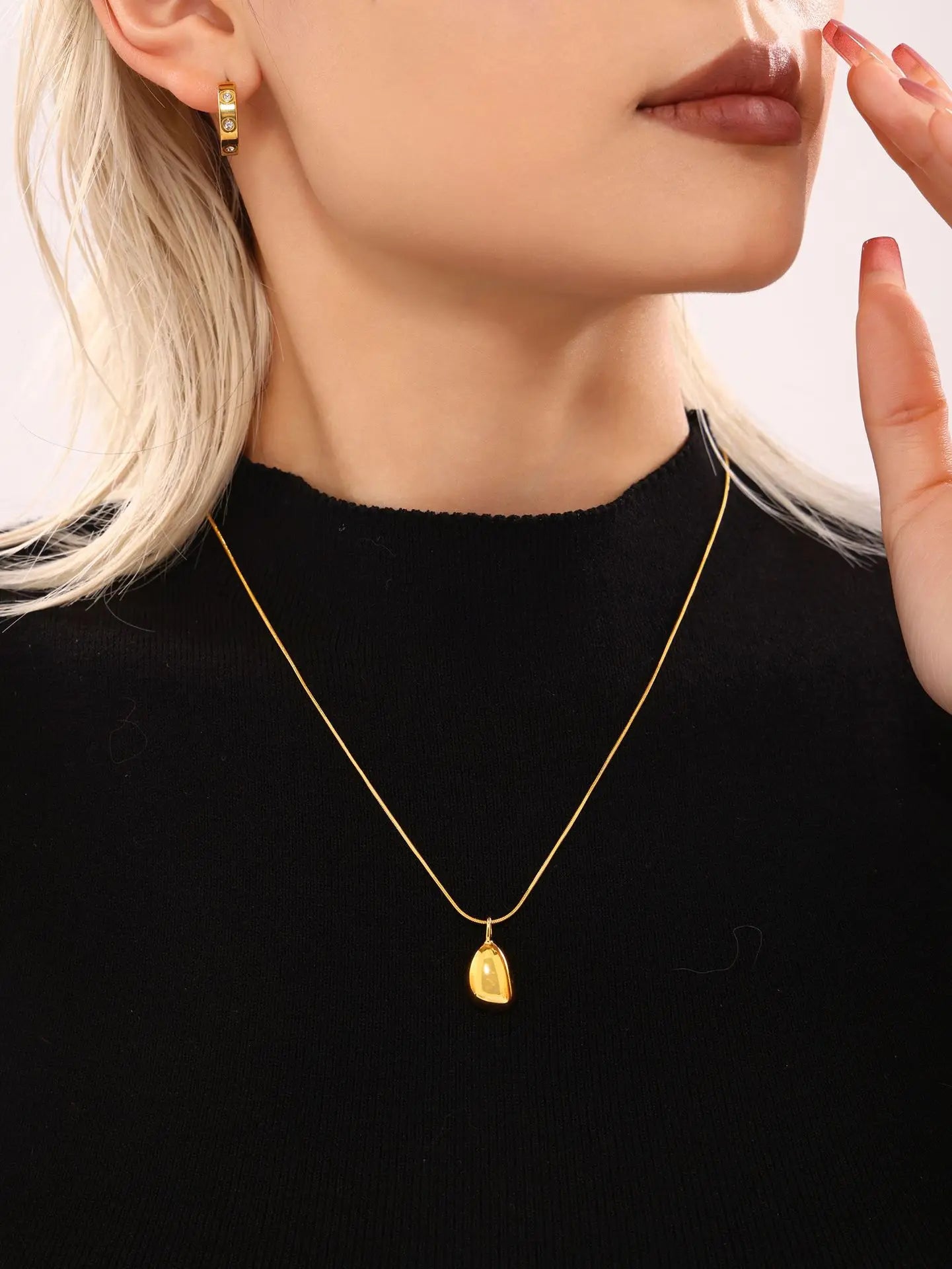 Gorgeous Necklace for Women White Pearl Beaded Gold Plated Chain Pendant Daily Charm Waterproof Jewelry Gift