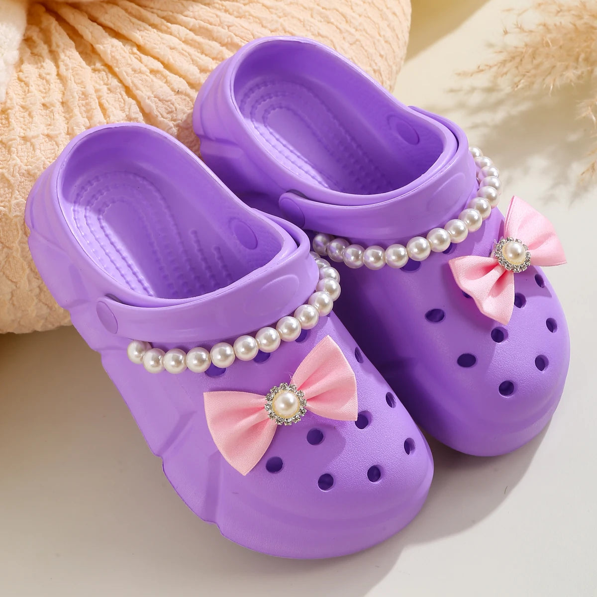 Mädchen-Clogs 2025: Atmungsaktive Schleife-Accessoires - Strand Garden Collection