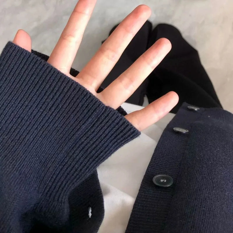 Qarkash Strickjacke - Stilvolle Passform Navyblau Regular