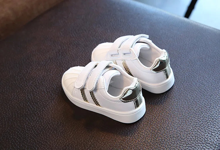 Baby Schuhe 2025 - Jungen Sneakers Mädchen Kleinkind Schuhe - PU Leder Flats Fashion Weiche Kinder Casual Schuhe