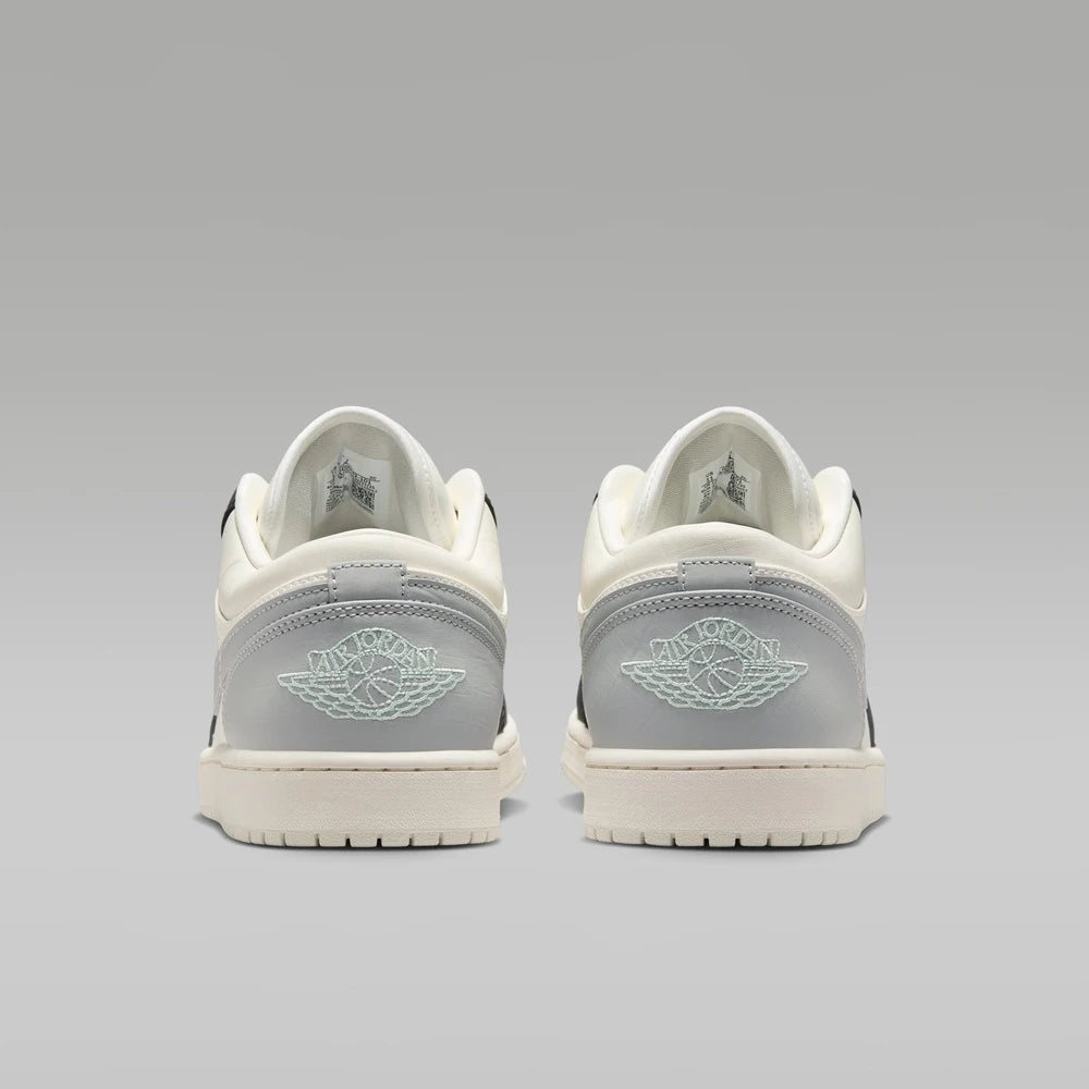 Nike IO2242-101 Jordan Zoom Air Cushioning - Mărimea EU 46.5 Talpă exterioară din cauciuc cu croială joasă