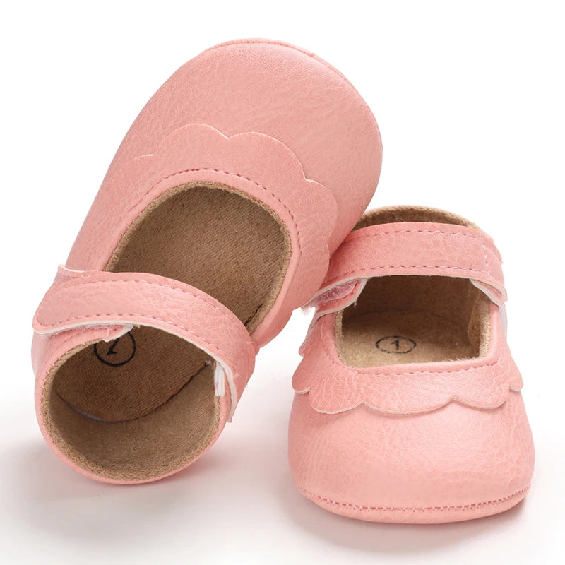 Baby Mädchen Schuhe 2025 - Fashion Einfarbig Leder Blume Prinzessin - Weiche Gummisohle Rutschfest Casual Erste Laufschuhe