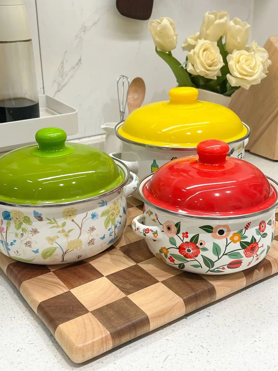 Kitchen Cookware Utensils Set 16/18/20CM Red Yellow and Green Enamelled Pots and Pans, 3-piece Set, Induction Cooktop, Open Fire
