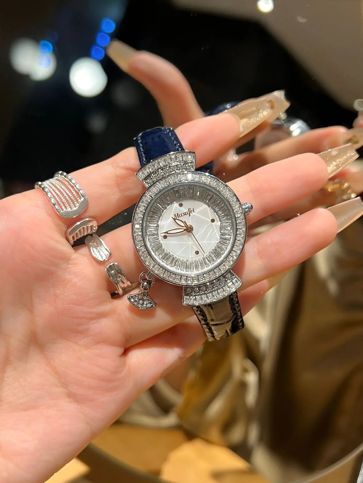 Unique Full Diamonds Shaped Watches Women Rhinestone Luxury Fashion Brand Ladies Watch Diamond Bracelet AAA Wrist Watch Reloj