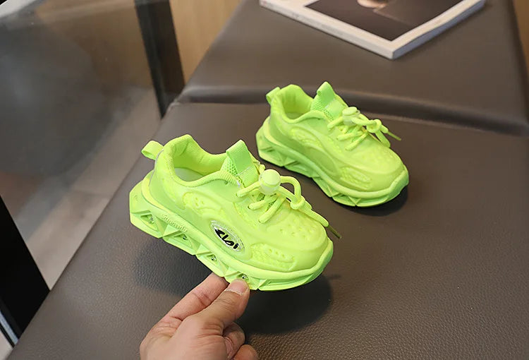 Baby Schuhe 2025 - Frühling Herbst Leuchtende Sneaker - Jungen Mädchen LED Schuhe Weiche Sohle 7-13J
