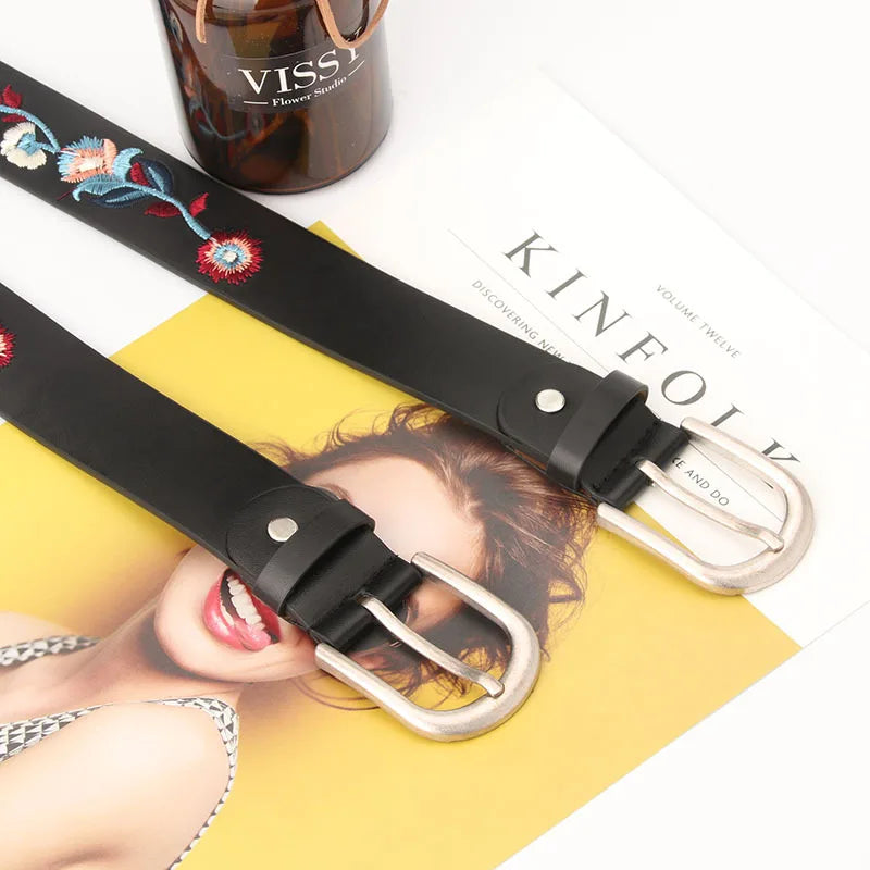 Curea din piele pentru femei, cu flori brodate, la modă, casual, design de lux, simplă, versatilă, pentru blugi, gotic, retro, cu cataramă cu știft, nouă