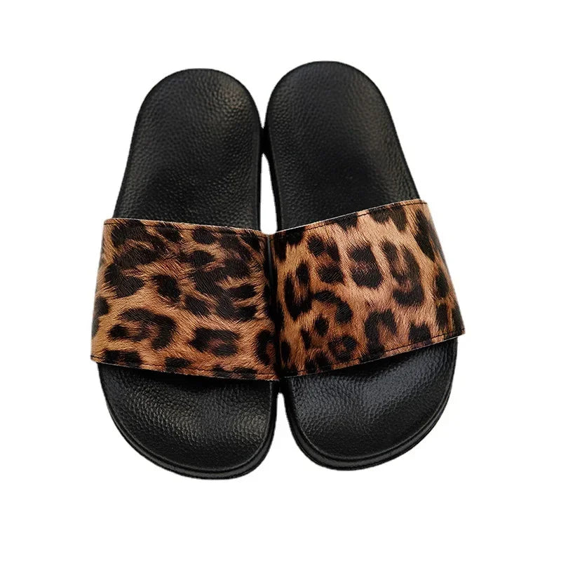 Damen-Pantoletten 2025: Women Flat Slipper Fashion Shower Pool Sandal Slippers Female Summer Beach Shoes Soft Lightweight Bath Slippers Slip on Slides Collection