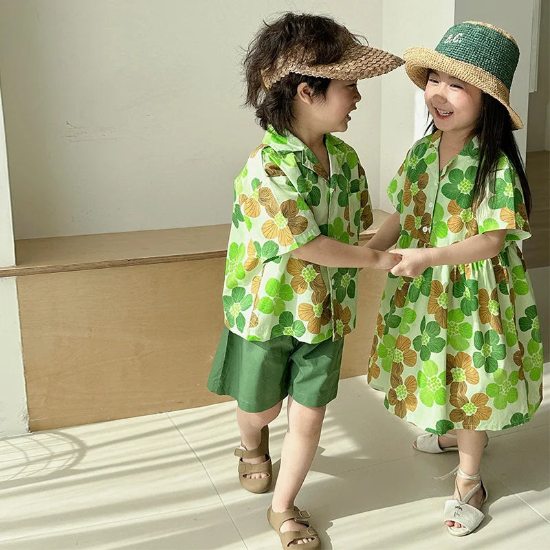 Kinder-Kleidungsset 2025 Sommer Neu Jungen Hemden Shorts 2-teilig Set Mädchen Blumenkleid Kinder Bruder Schwestern Outfits