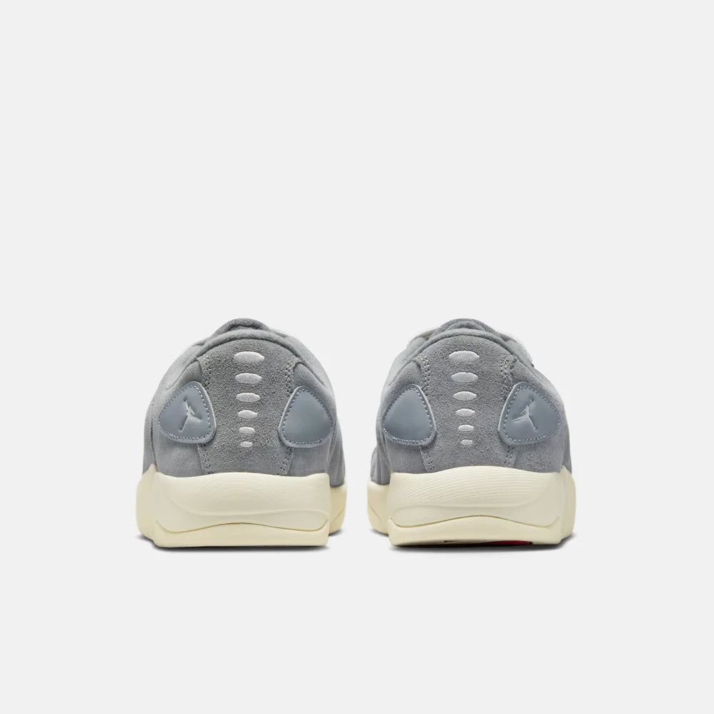 Pantofi de baschet NIKE JORDAN SESSION IB3731-003 pentru antrenament - Parte superioară sintetică, talpă exterioară din cauciuc, variație de mărime