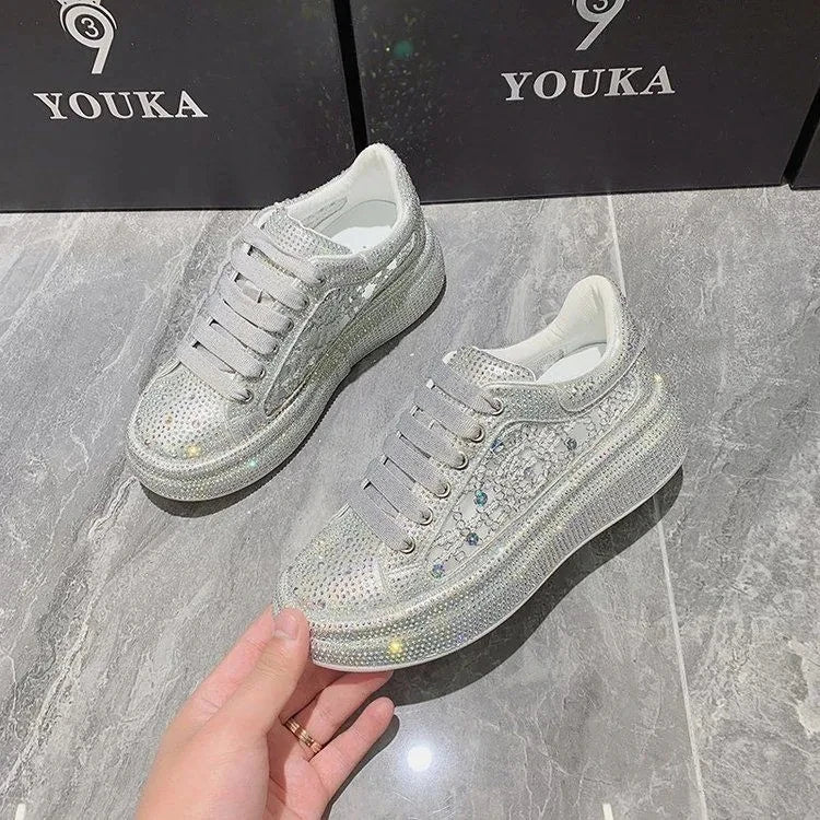 New Brand Women Fashion Casual Glitter Sparkling Sneakers Women Encrusted Lace Up Shoes White Sole Fashion Street Sneakers Shiny