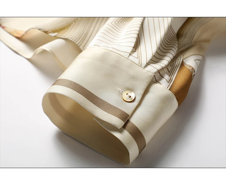 Elegant Style Ladies' Top for Day-to-day and Workplace Graceful Design Women's Blouse with Chic Print and Buttons