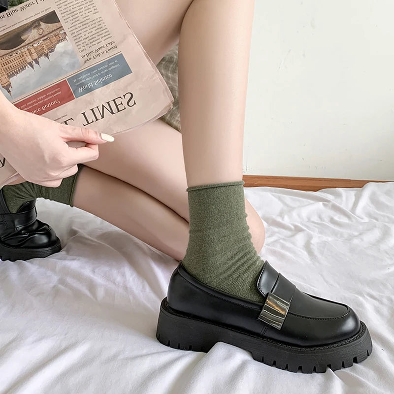 Womens Derby Shoes Black Flats British Style Casual Female Sneakers Ladies' Footwear Shallow Mouth Loafers With Fur Soft 2022