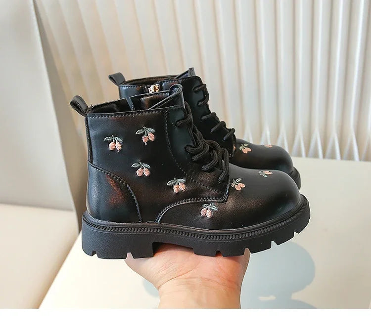 Luna Cherry Kurzstiefel Stickerei - Größe 24-37 Softsohle