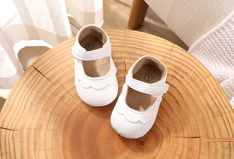 Baby Mädchen Schuhe 2025 - Fashion Einfarbig Leder Blume Prinzessin - Weiche Gummisohle Rutschfest Casual Erste Laufschuhe