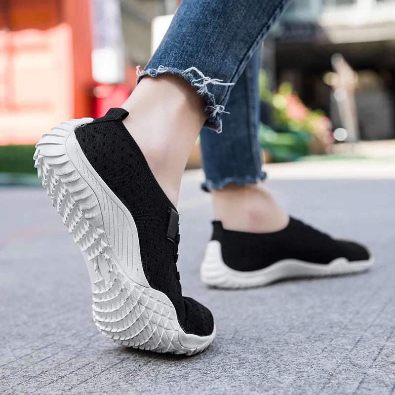 Casual Sneakers for Women Breathable Comfortable Outdoor Walking Shoes Soft Sole and Anti-slip Women's Wide Toe Shoe Size 36-42