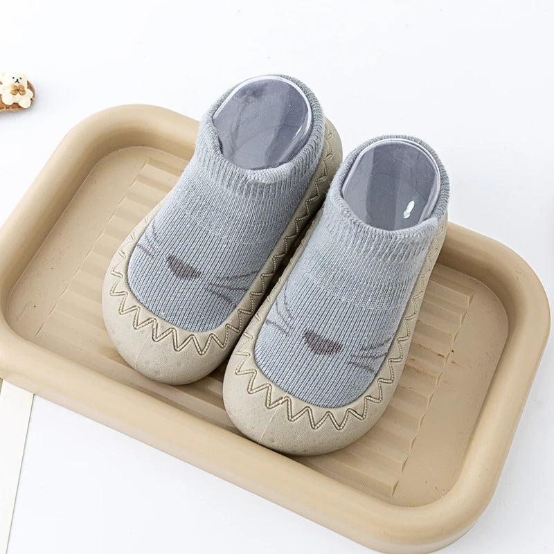 Baby Socken Schuhe 2025 - Säugling Süße Cartoon Kinder Junge Schuhe - Weiche Gummi Sohle Kind Boden Sneaker BeBe Booties Kleinkind Mädchen Erste Laufschuhe 1-3J