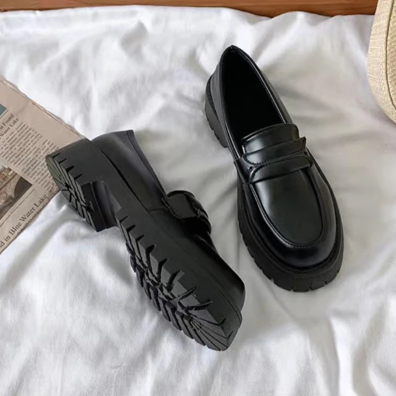 Womens Derby Shoes Black Flats British Style Casual Female Sneakers Ladies' Footwear Shallow Mouth Loafers With Fur Soft 2022