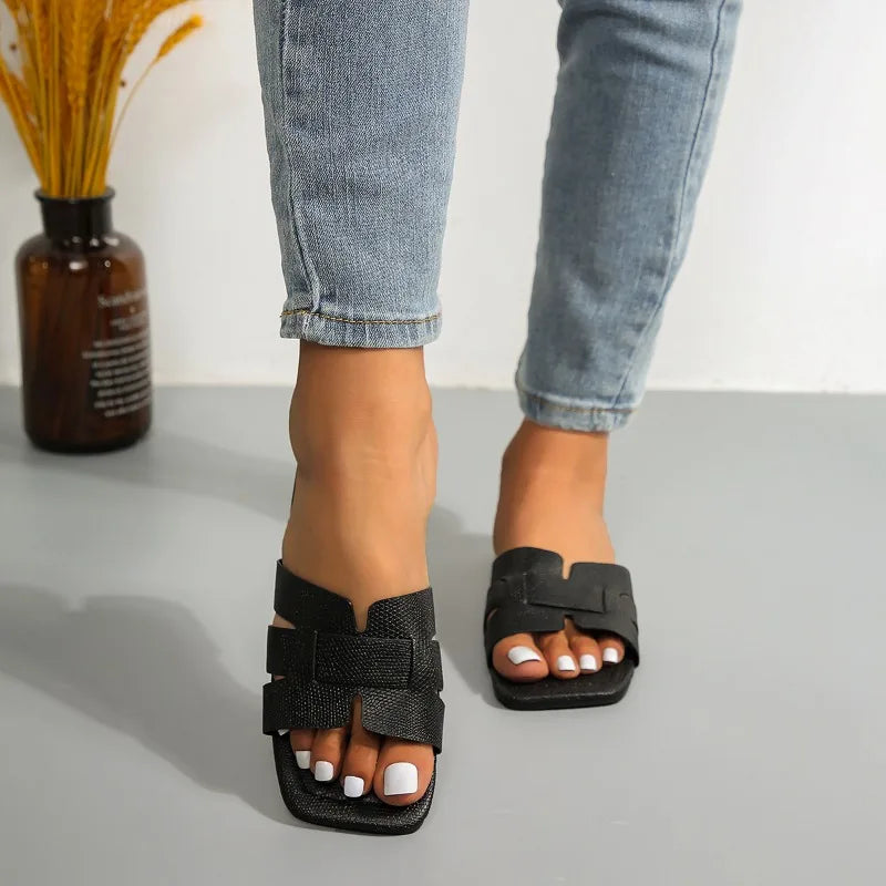 Summer Slippers Women Flat Luxury Outdoor Beach Flip Flops Female Sandals Trend Design Slides Shoes for Woman