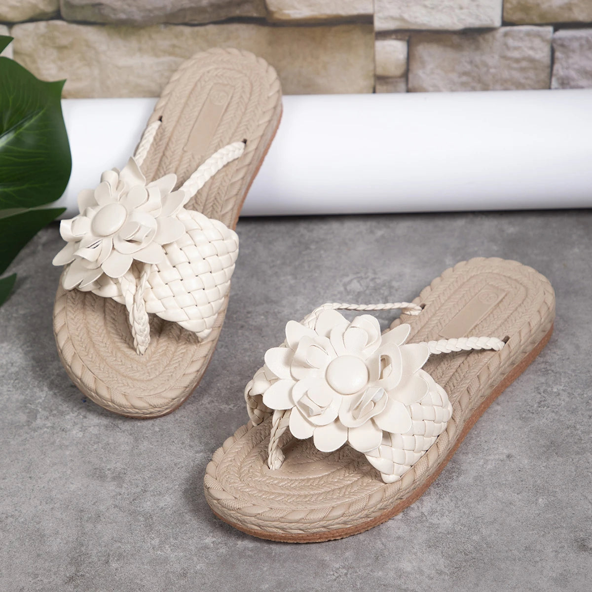Summer Floral Braided Flat Slippers Classics Solid PU Leather Women Non Slip Flip Flops Soft Comfortable Beach Sandals Femme