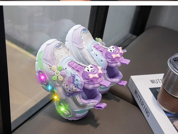 Sanrio Hello Kitty 2025 - Frühling Herbst Kinder Neu Sport Schuhe - Prinzessin Beleuchtung Casual Mädchen Rotierend Knopf Laufschuhe