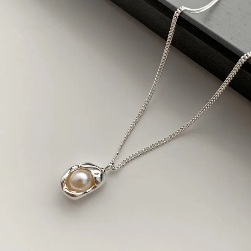Silver Color Pearl Geometric Necklace Female Simple Design Niche Cold Wind Light Luxury Clavicle Chain Necklace Wholesale