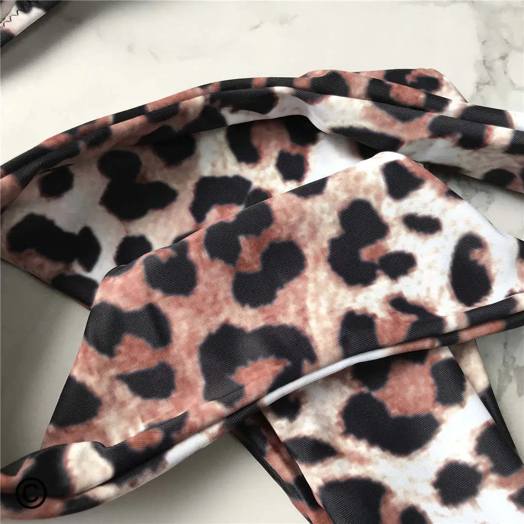 S-XL Elegant Leopard Bikini: Varleinsar Wire-Free Support Low Waist Polyester Spandex - Zweiteilig Beach Style Polsterung