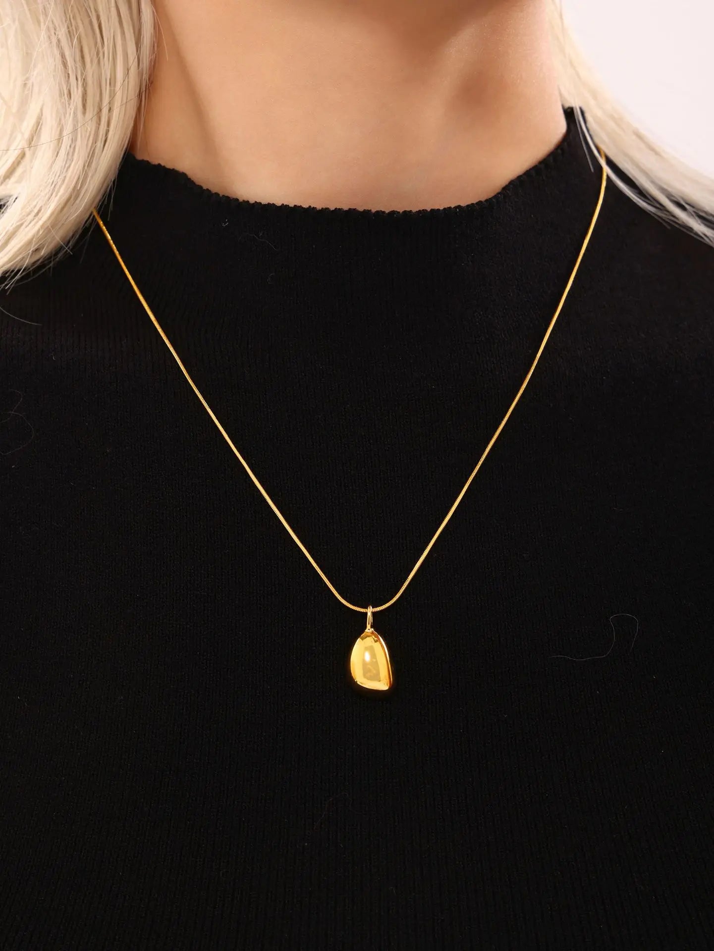 Gorgeous Necklace for Women White Pearl Beaded Gold Plated Chain Pendant Daily Charm Waterproof Jewelry Gift