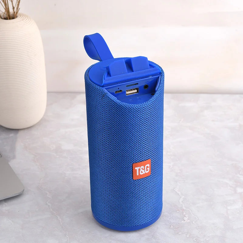 Wireless Bluetooth speaker Portable/outdoor camping/camping/stereoMobile speaker /FM/TF/USB/Party Essentials Subwoofer
