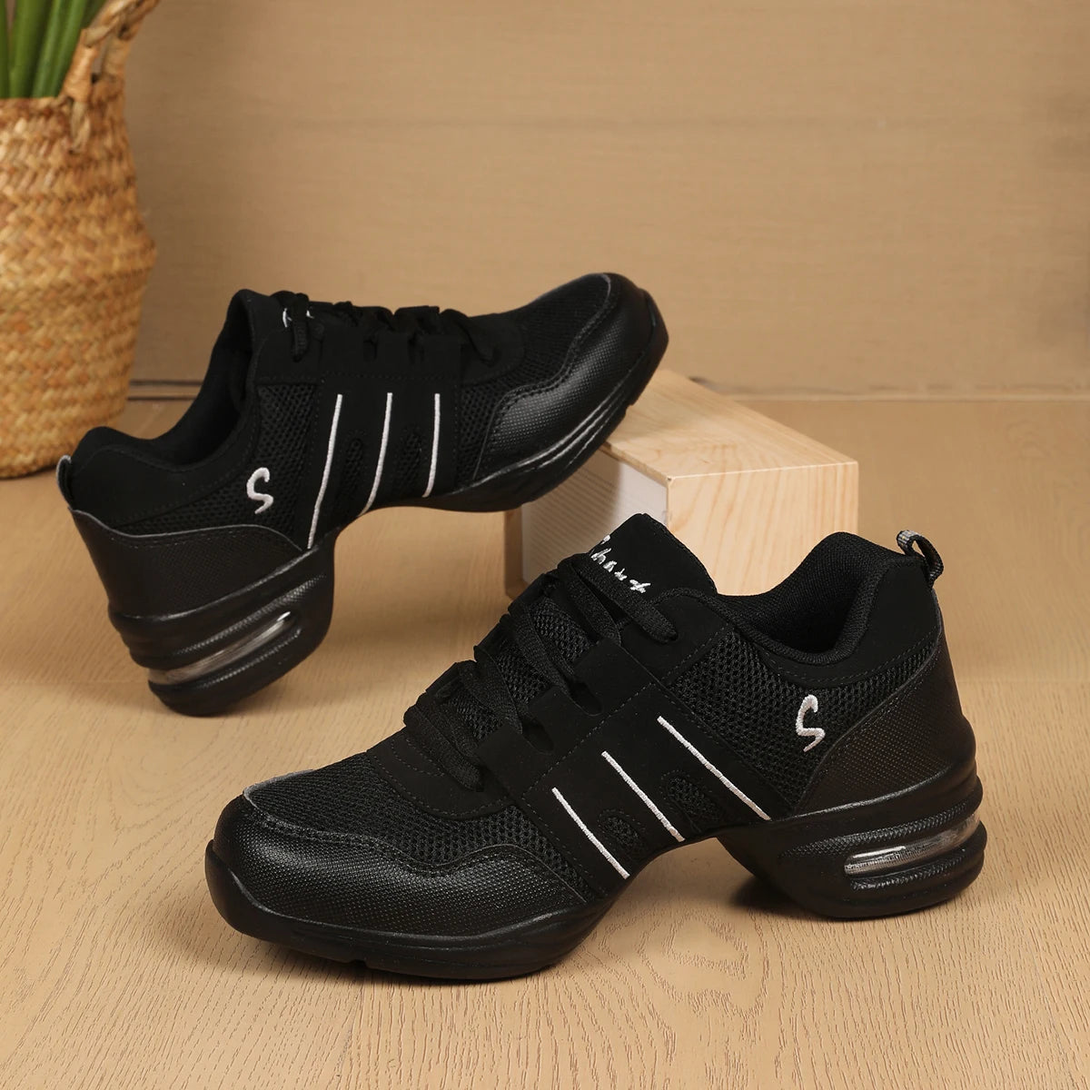 Sneakers Women Sports Shoes Soft Out Sole Breathable Dance Shoes Woman Practice Shoe Modern Dance Jazz Shoes for Women