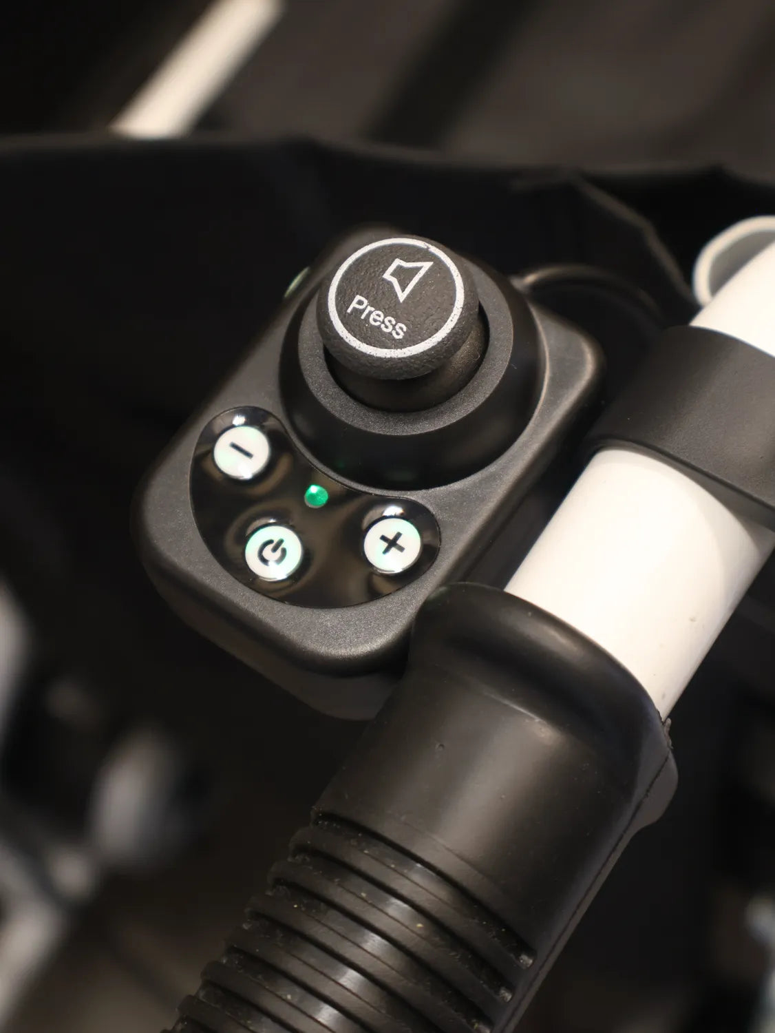 Control însoțitor Antar pentru scaune cu rotile electrice – control spate XLR/USB