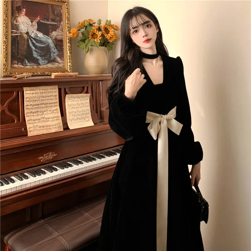 Choice Bow Dress Hochwertiger Samtlook - Größe M Schlank