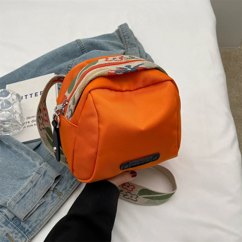 Fashion Crossbody Bags For Women Oxford Cloth Pillow Shell Shoulder Bag Large Capacity Travelling Casual Street Small Fabric Bag