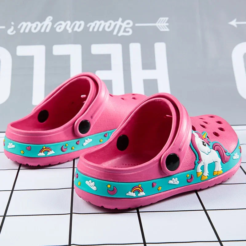 Kinder-Gartenschuhe 2025: Einhorn-Dinosaurier Strand-Sandalen Sommer Loch - Beach-Sandals Kollektion für Kinder