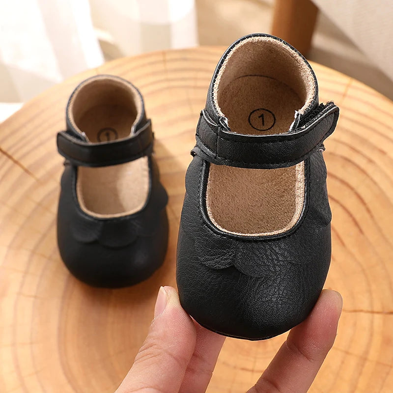 Baby Mädchen Schuhe 2025 - Fashion Einfarbig Leder Blume Prinzessin - Weiche Gummisohle Rutschfest Casual Erste Laufschuhe