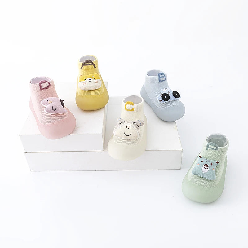 Frühling Herbst Baby Socken Schuhe 2025 - Jungen Mädchen Cartoon Puppen 0-3T - Weiche Sohle Slip-on Sneakers Rutschfest