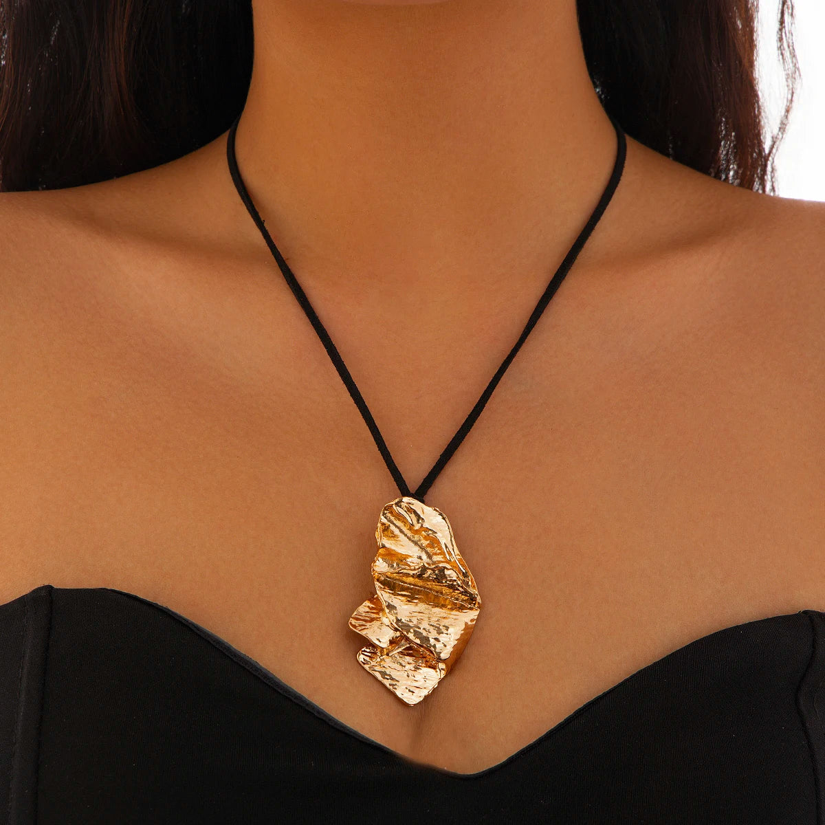 Salircon Irregular Pleated Metal Pendant Necklace for Women Charm Classic Black Velvet Rope Chain Necklace Female Party Jewelry