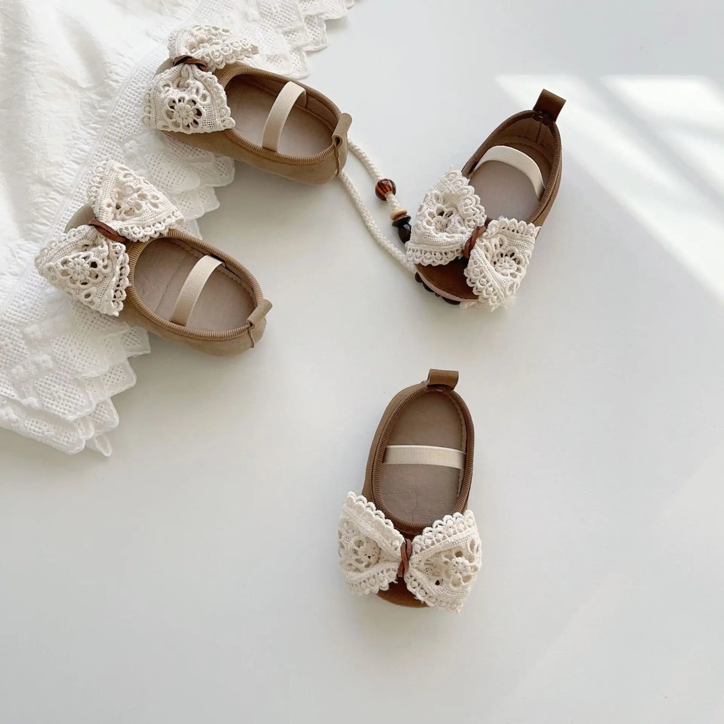 Mädchen Schuhe 2025 - Frühling Western Schleife Baby Schuhe - Vielseitige Sneaker Outdoor Rutschfest Weiche Sohle