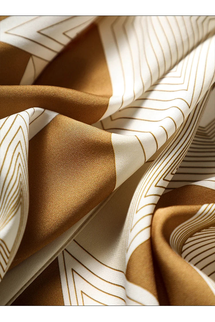 Elegant Style Ladies' Top for Day-to-day and Workplace Graceful Design Women's Blouse with Chic Print and Buttons