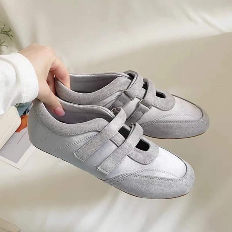Women Flats Sneakers Designer Casual Shoes Running Sport Shoes 2025 Fashion New Brand Walking Comfort Spring Mujer De Zapatillas