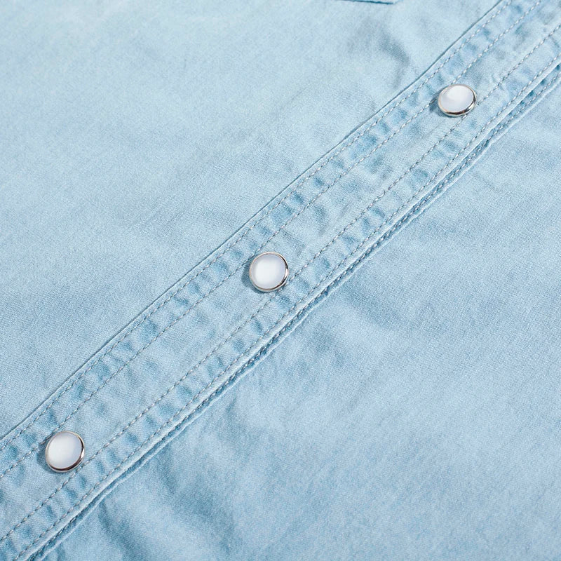 Cămașă de toamnă din denim pentru femei - Albastru deschis, cu mânecă lungă, cu buzunare regulate