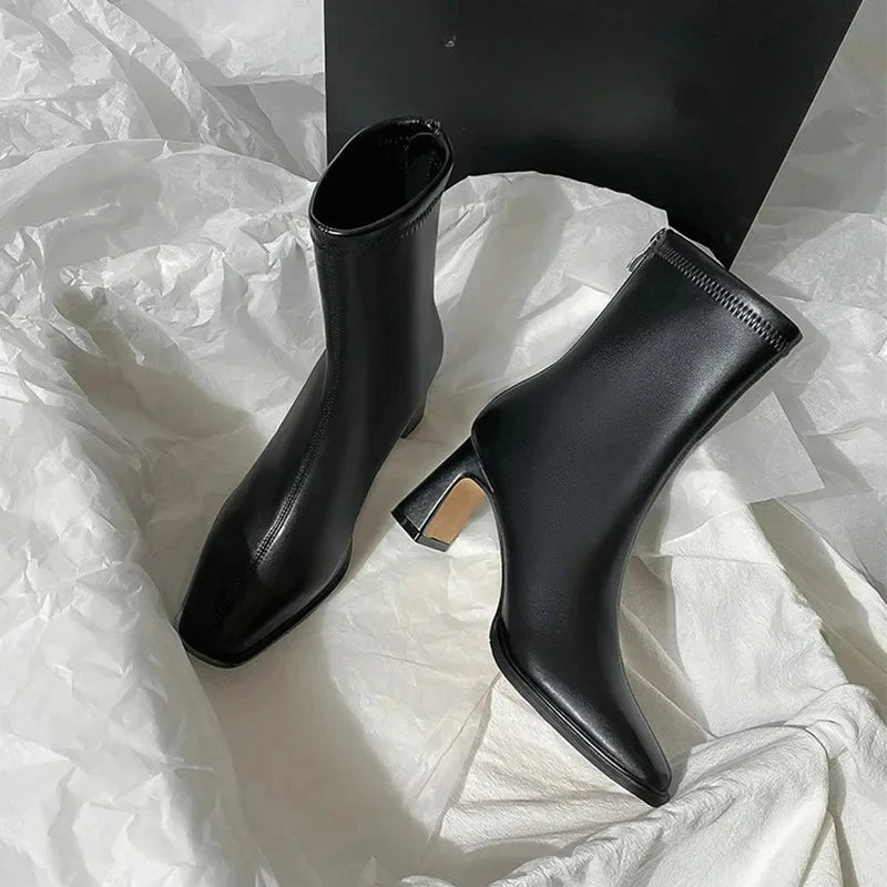 Ghete Chelsea din piele ecologică KTCZ cu fermoar, vârf pătrat - mărime EU 36-41, înălțime toc 5,5 cm, lungime ax 9 cm