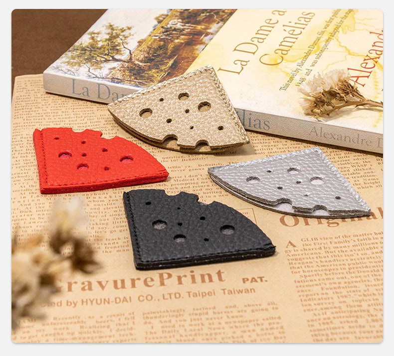 Semn de carte 2025 - Protector de colț pentru semn de carte din piele PU cu design de brânză, creativ pentru școală