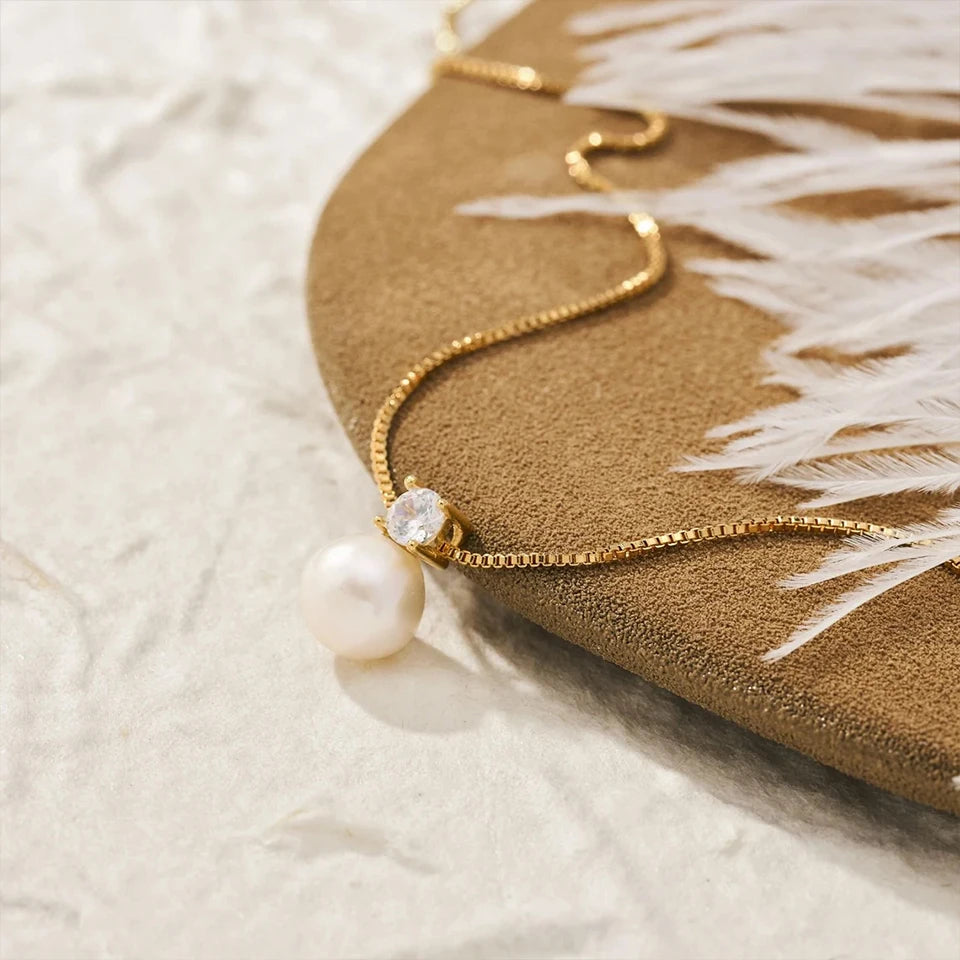 eManco Stainless Steel Gold Plated Imitation Pearl Pendant Short Zirconia Necklace Women's Accessories Wholesale