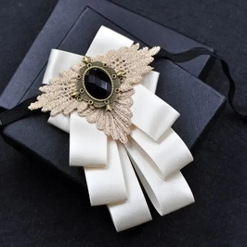 Set de nuntă 2025: Noua modă britanică pentru bărbați, performanță de nuntă pentru mire - Set de accesorii pentru bărbați cu papion, guler floral și buzunar, pentru petrecere de nuntă