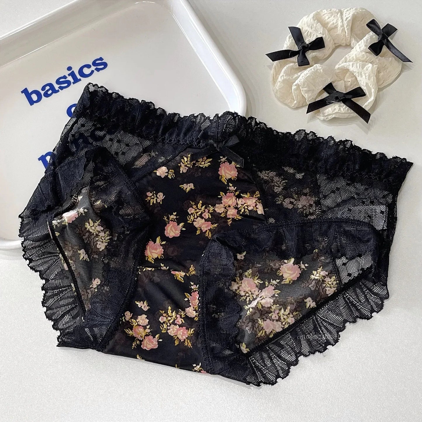 Floral Lace Women's Panties Middle Waist Plus Size Fashion Ice Silk Briefs Quick-drying Cotton Crotch Underpants Female Lingerie