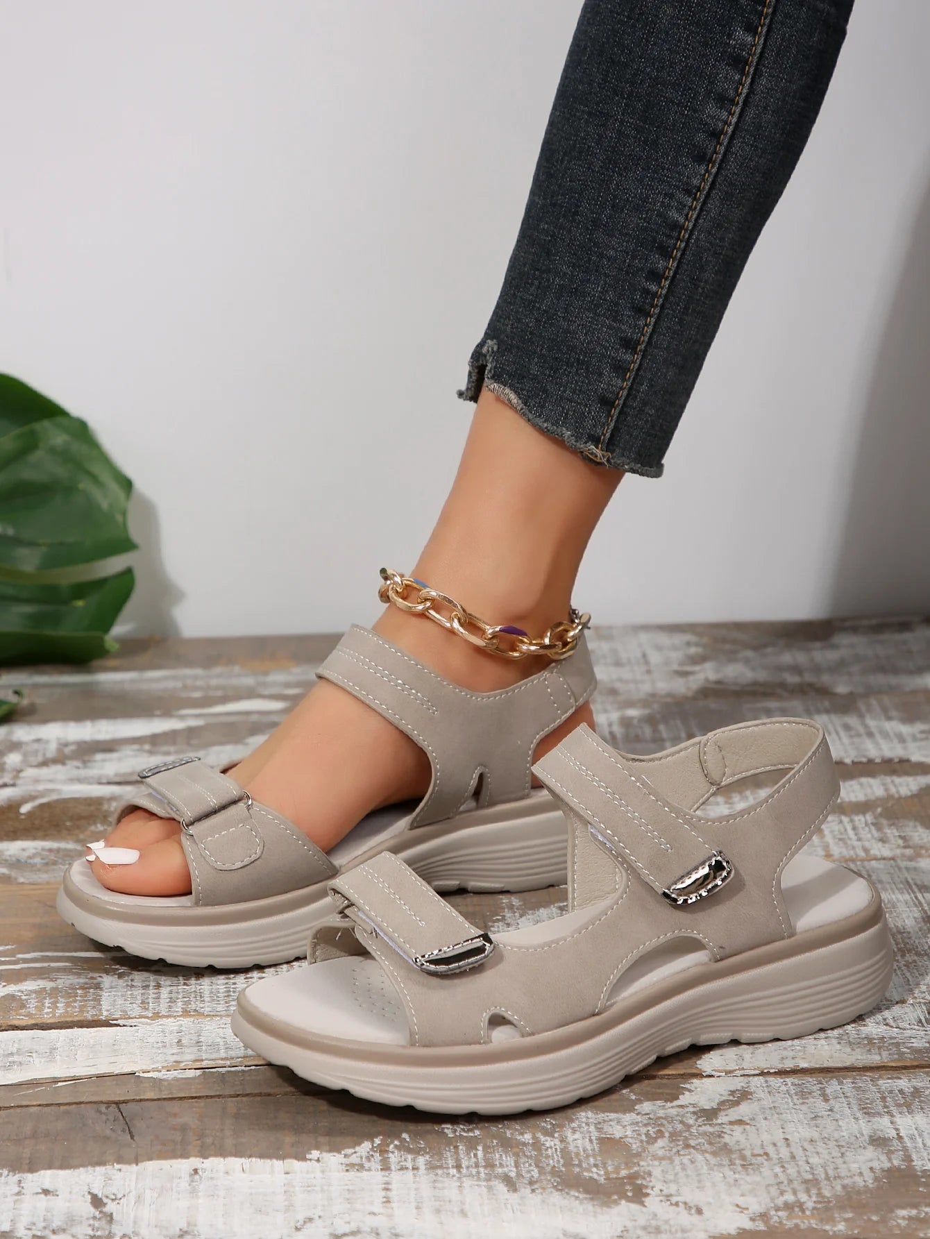 Sommer Keil Sandalen Für Frauen 2025 Neu Mode Rutschfest Strand Schuhe Frau Leicht Casual Platform Plus Size Sandalen Frauen
