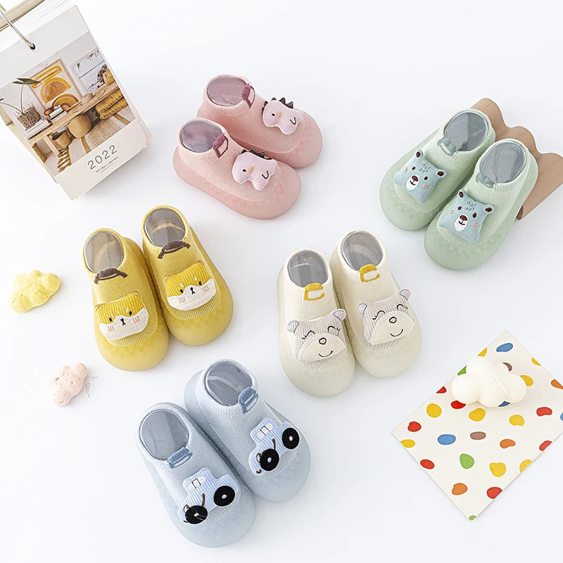 Frühling Herbst Baby Socken Schuhe 2025 - Jungen Mädchen Cartoon Puppen 0-3T - Weiche Sohle Slip-on Sneakers Rutschfest