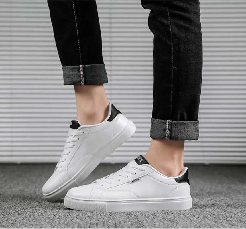Men Shoes Sneakers 2022 New Summer White Fashion Board White Men's Zapatillas Hombre Chaussure Homme